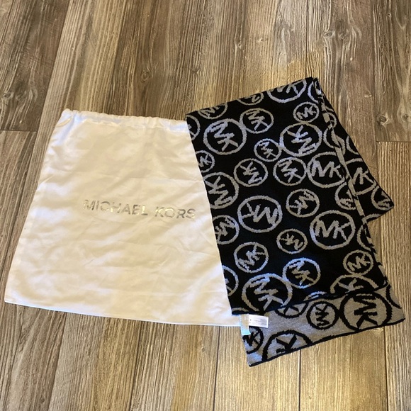 Michael Kors  scarf - Picture 9 of 14